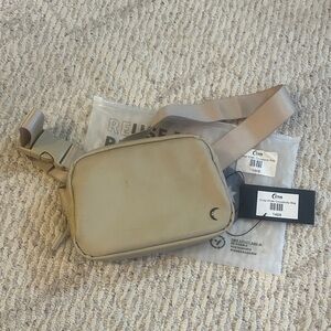 Zyia Crisp Khaki Crossbody Belt Bag